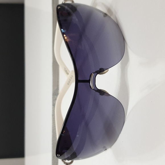 Authentic Gucci sunglasses - Picture 2 of 11